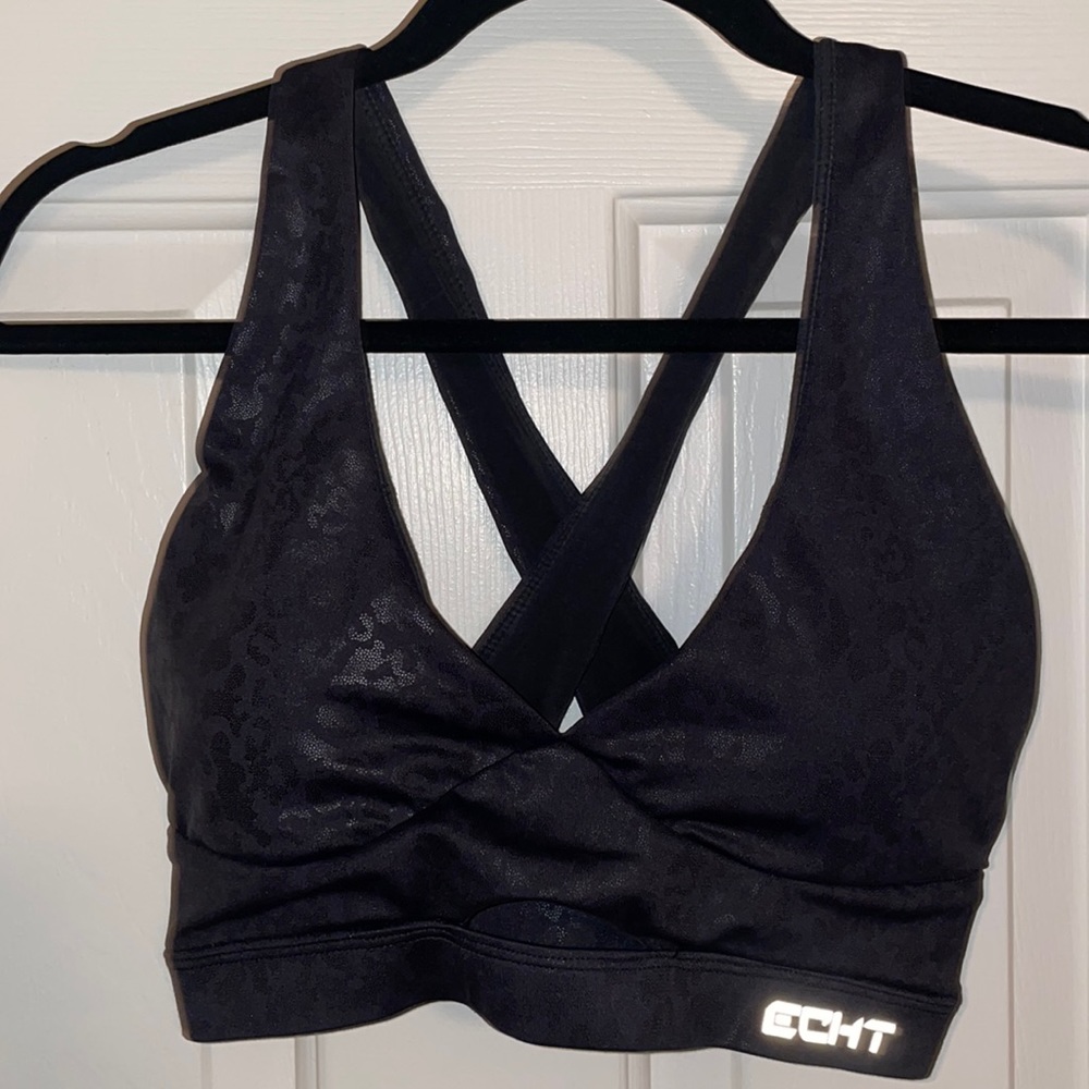 Echt cross back sports bra